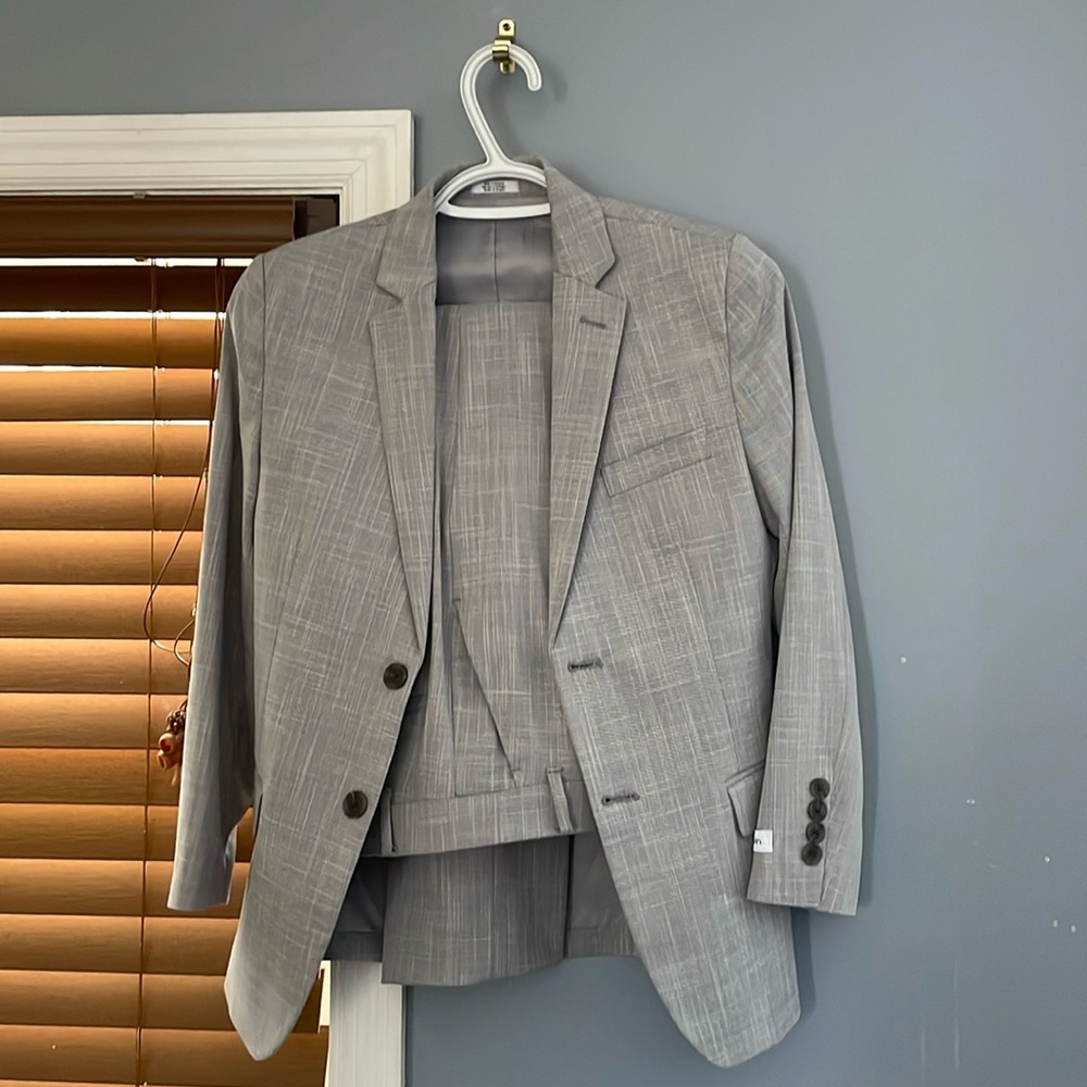 Calvin Klein big boys suit size 12 regular